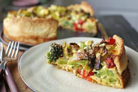 Vegetarian Pie Recipe with feta cheese, pepper and broccoli